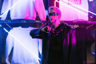sci-fi weapon futuristic gun - 上田文人氏、10年ぶり新作『Gen Atlas』で新境地へ！SFと銃器、そして「風呂敷」の哲学