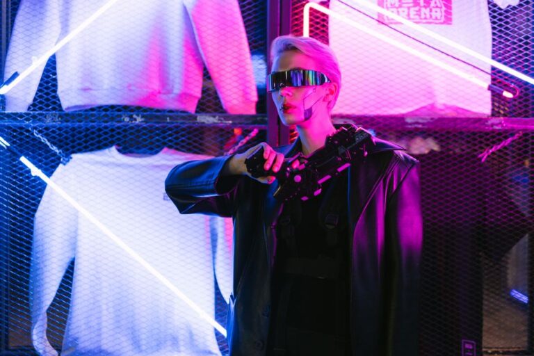 sci-fi weapon futuristic gun - 上田文人氏、10年ぶり新作『Gen Atlas』で新境地へ！SFと銃器、そして「風呂敷」の哲学