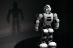 humanoid robot, damaged robot - 99万元のヒューマノイド、稼働2-4時間で炎上!「スマホAI以下」と酷評の真意は?