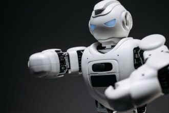 humanoid robot operating remote robotic surgery - 世界初！人型ロボットが遠隔手術に成功 ～ 中国「宇樹科技」と米大学が医療の未来を拓く