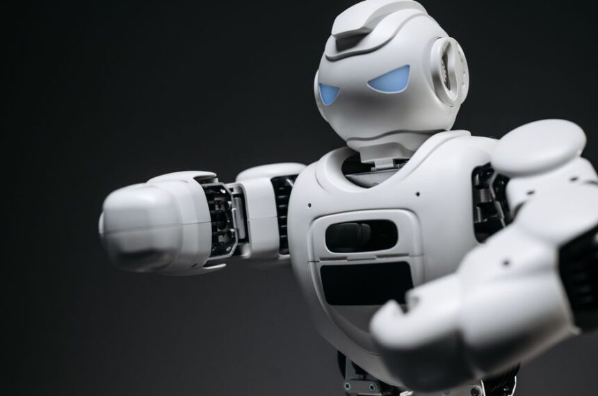 humanoid robot operating remote robotic surgery - 世界初！人型ロボットが遠隔手術に成功 ～ 中国「宇樹科技」と米大学が医療の未来を拓く
