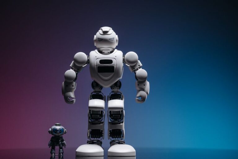 Humanoid AI robot Emotional support robot - 中国UBTECHの感情サポートAIロボット「U1」、稼働時間めぐり物議。企業が反論!