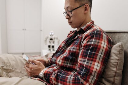 Robot Phone - WAIC 2026:HonorがRobot Phoneを発表、AIが「相棒」に進化