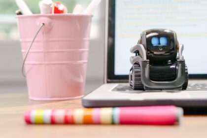 Home Robot, Tech Company Office - エコバックス、ESG評価「B」維持！ガバナンスで際立つ中国ロボット企業