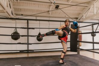 Short hair kung fu woman Female martial artist training - 周星馳監督『カンフー・サッカー』主演女優の壮絶半年特訓！断髪・カンフーで話題沸騰