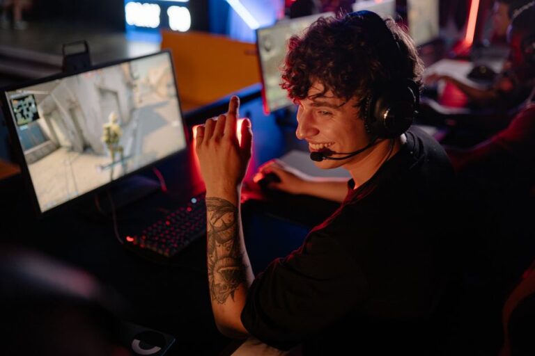 Esports tournament, Pro gamer LoL - EWC LoL、中国LPL全滅!著名解説者が試合形式に異議