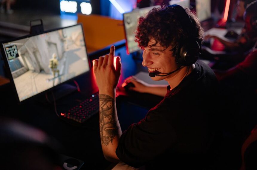 Esports tournament, Pro gamer LoL - EWC LoL、中国LPL全滅!著名解説者が試合形式に異議